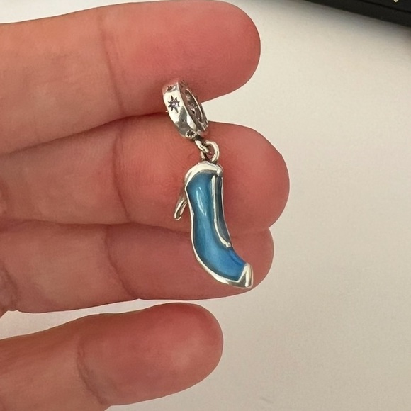 PANDORA DISNEY Cinderella Glass Slipper Charm - Picture 2 of 6